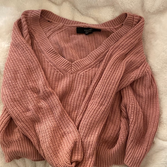 Forever 21 Sweaters - Forever 21 cropped long sleeve pink sweater